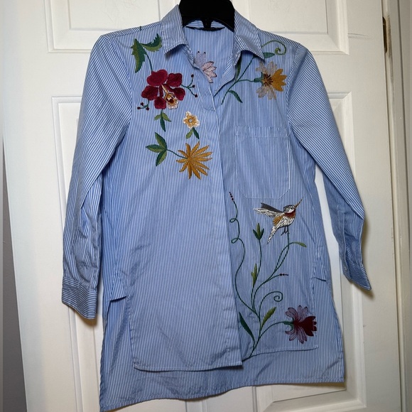 Zara Woman’s Embroidered Button Up Shirt Blue White Stripe Floral Bird XS Collar - Picture 2 of 9